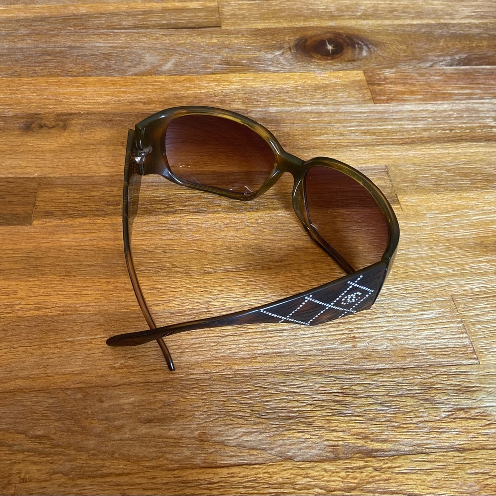 Chanel oversized sunglasses w/ Swarovski crystals - Picture 7 of 16